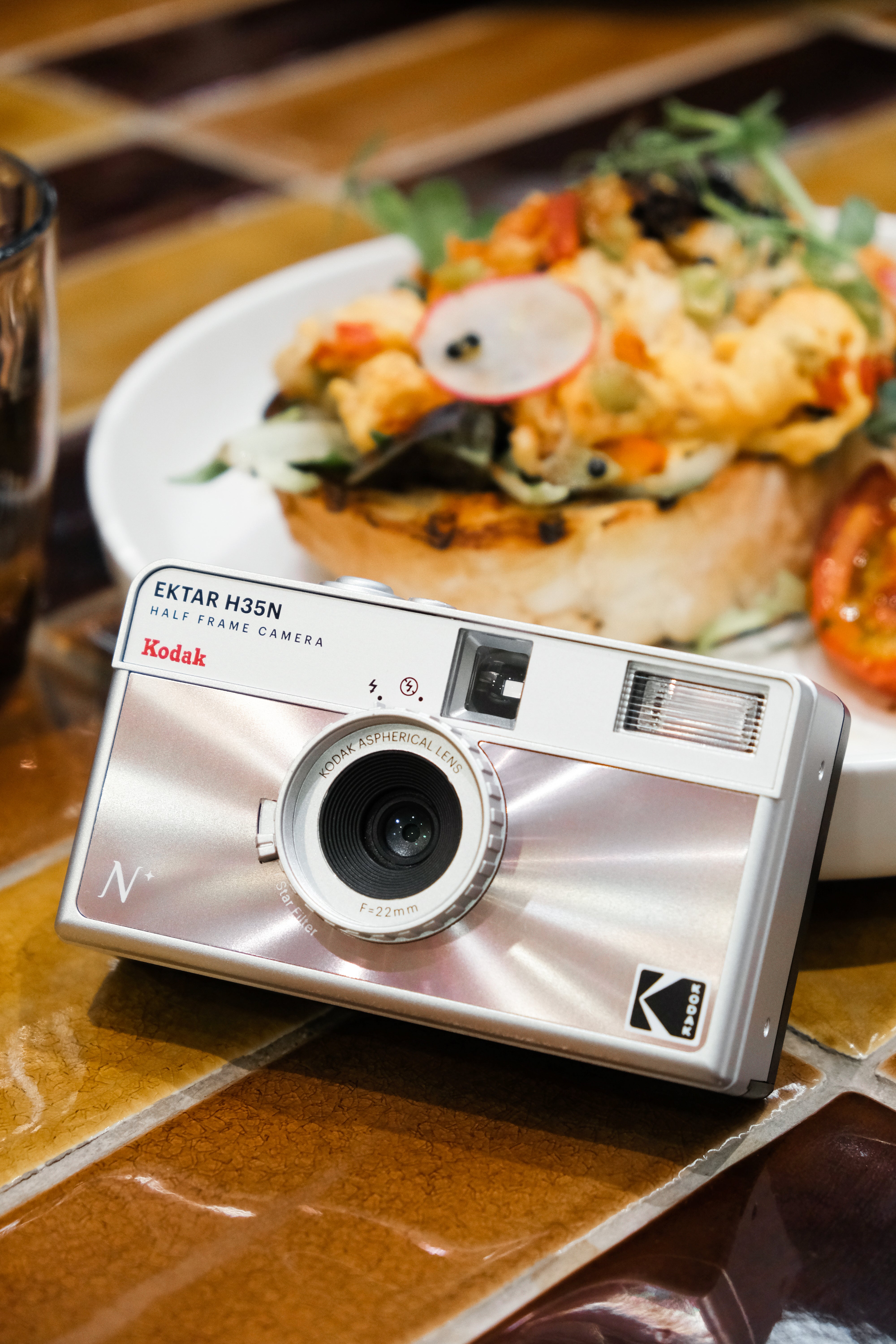 【フィルムカメラデビューに！】 Kodak EKTAR H35N ピンク